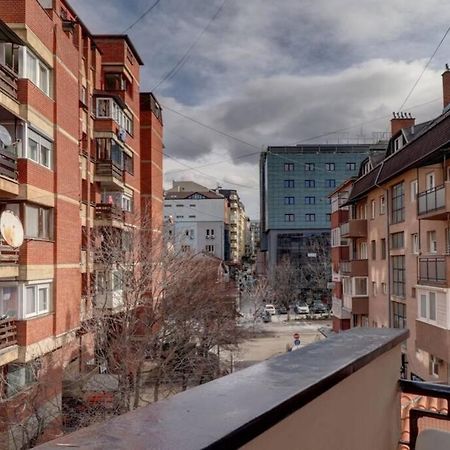 Town Square Apartment Πρίστινα Εξωτερικό φωτογραφία