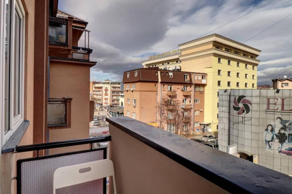 Town Square Apartment Πρίστινα Εξωτερικό φωτογραφία