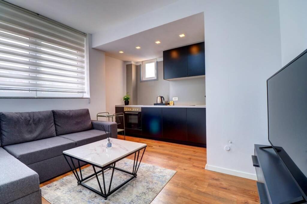 Town Square Apartment Πρίστινα Εξωτερικό φωτογραφία